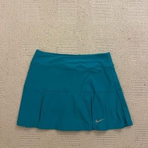 Nike tennis skirt size small